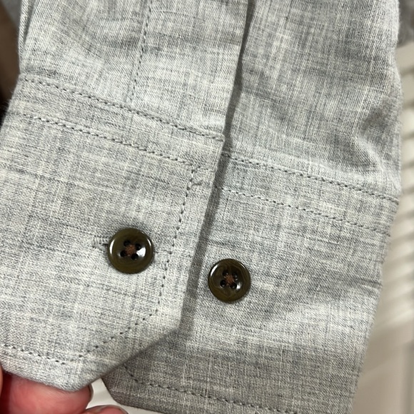LINCS DC@Co men’s buttoned down. Size M. Gray. - Picture 8 of 11